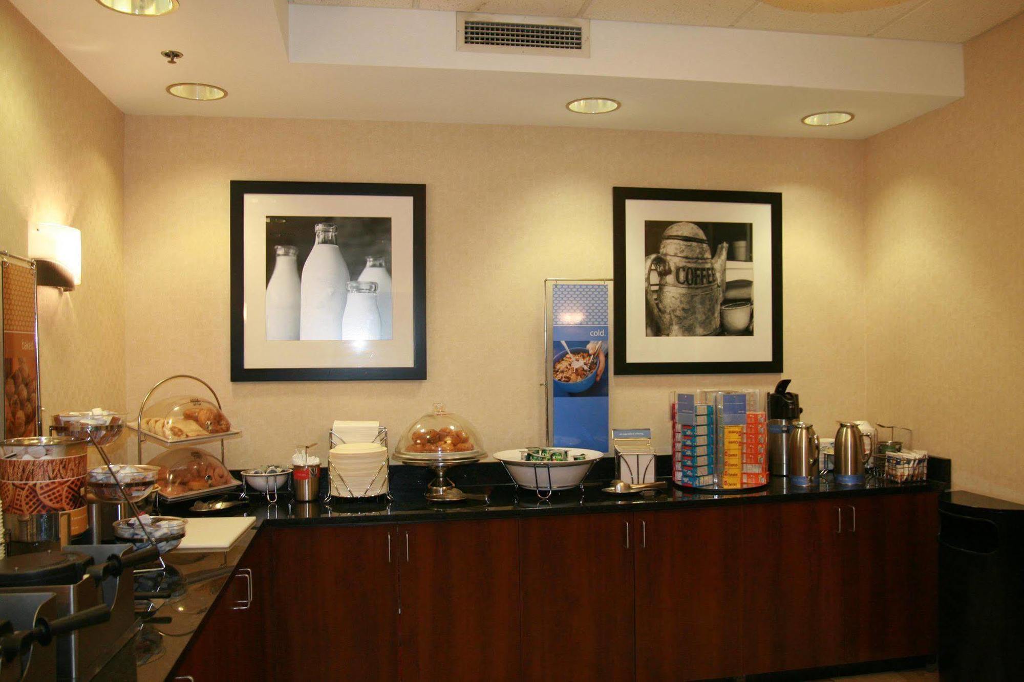 Hampton Inn Chicago Elgin/I-90 Restaurante foto